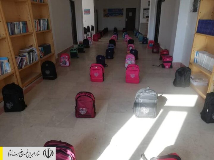 توزیع بسته‌های لوازم‌تحریر بین دانش‌آموزان مناطق محروم استان اردبیل توسط ستاد اجرایی فرمان امام