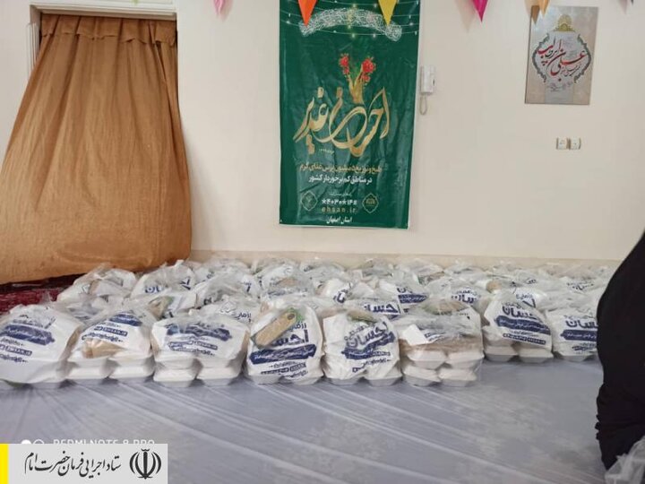 طبخ و توزیع غذای گرم در مناطق محروم استان اردبیل توسط ستاد اجرایی فرمان امام