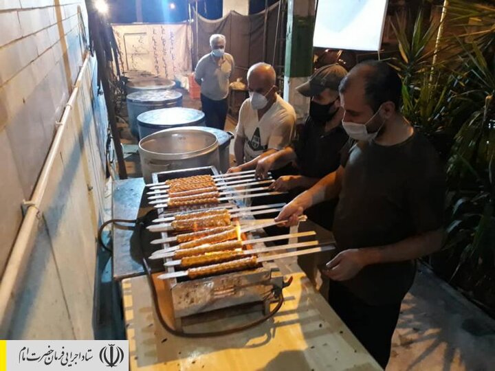 طبخ و توزیع غذای گرم در مناطق محروم استان گلستان توسط ستاد اجرایی فرمان امام