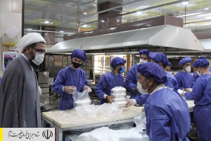 طبخ و توزیع غذای گرم در مناطق محروم استان همدان توسط ستاد اجرایی فرمان امام