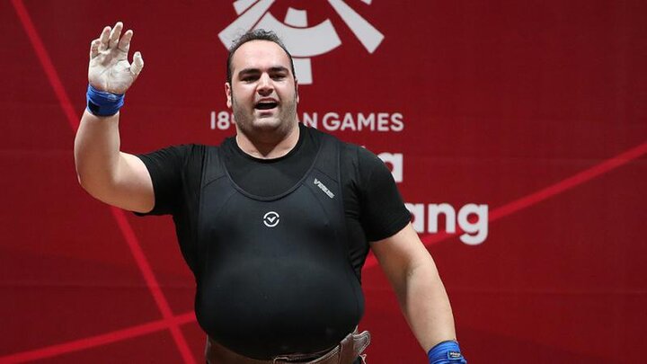 شور و شوق رئیس و نیروهای ستاد اجرایی فرمان امام برای ارسال کمک ها من را هم به وجد آورد