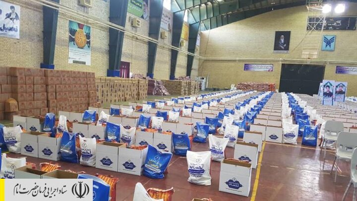 اجرای رزمایش احسان و همدلی در استان خوزستان توسط ستاد اجرایی فرمان امام/ توزیع بسته های معیشتی و بهداشتی بین آسیب دیدگان کرونا