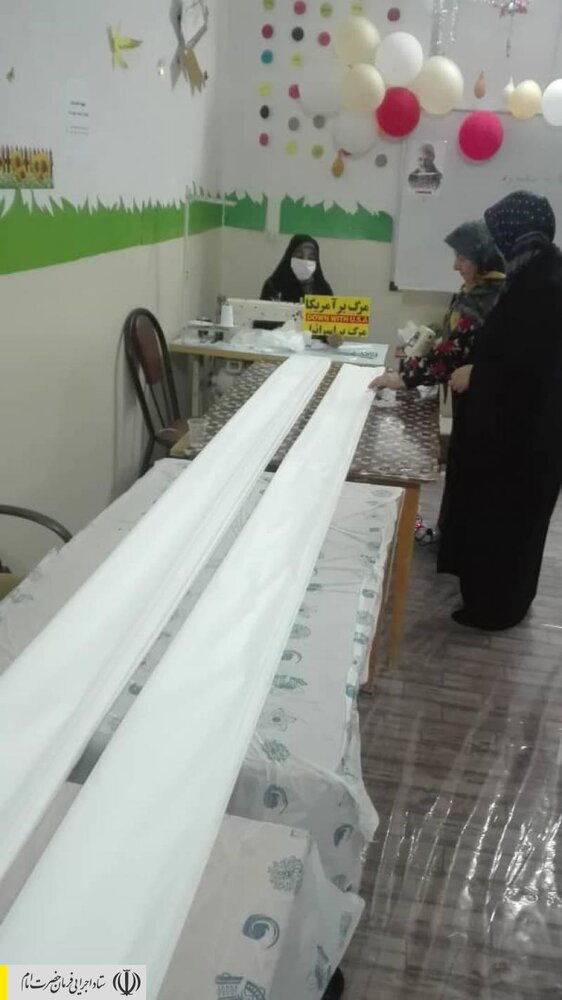 راه‌اندازی کارگاه تولید ماسک در برازجان توسط نیروهای جهادی ستاد اجرایی فرمان امام