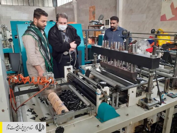 احیای کارخانه تولید ماسک در گلستان و تولید روزانه ۲۲۰ هزار ماسک در روز توسط ستاد اجرایی فرمان امام