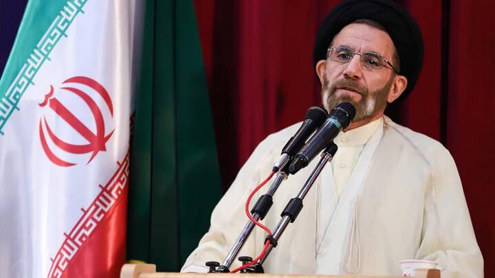 واکنش نماینده ولی فقیه در استان لرستان به هجمه مقامات کاخ سفید به ستاد اجرایی فرمان امام