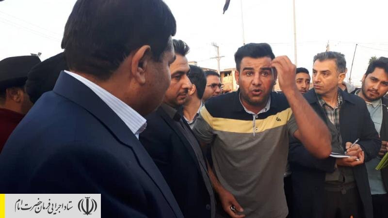 رئیس ستاد اجرایی فرمان امام سفر خود به خوزستان را از ماهشهر آغاز کرد/ گفتگوی صمیمی و شنیدن درد دل مردم این مناطق