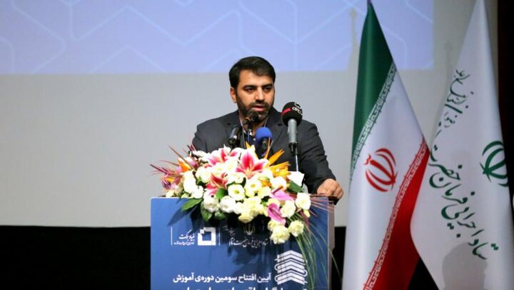 ایجاد ۱۲۰ هزار شغل توسط ستاد اجرایی فرمان حضرت امام تا پایان امسال/ وزیر اقتصاد: کاری که میکنید مقدس است