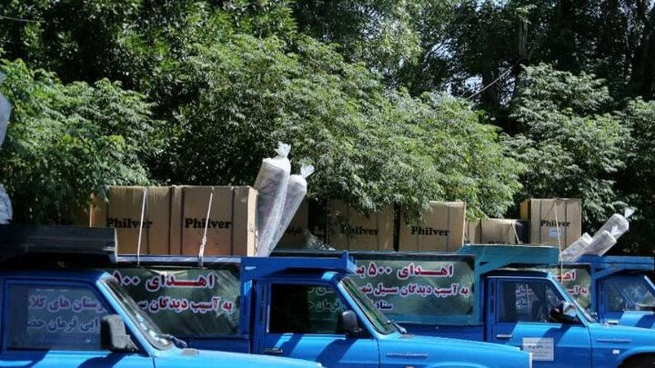 ۵۰۰  بسته لوازم خانگی به سیل‌زدگان خراسان رضوی اهدا شد