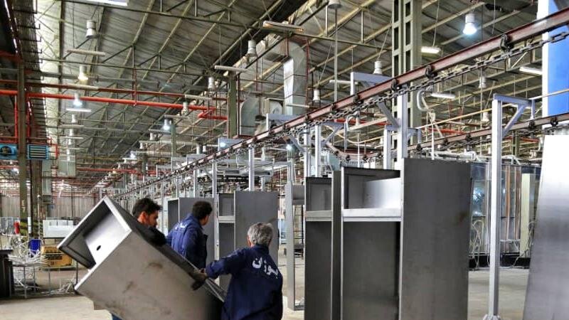 احیای کارخانه یخچال سازی در لرستان توسط ستاد اجرایی فرمان حضرت امام