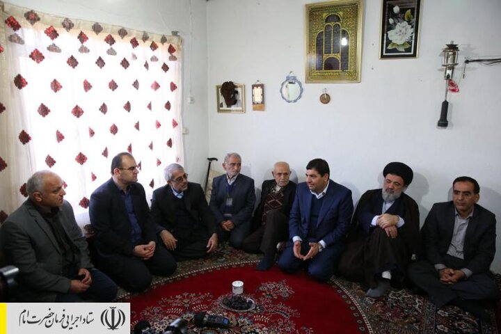 دیدار رئیس ستاد اجرایی فرمان حضرت امام (ره) با خانواده شهید غواص قاسم موجرلو شهرستان گلوگاه