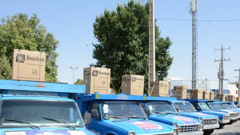 توزیع 200 بسته لوازم خانگی اهدایی شیعیان ترکمان عراق به مردم سیل زده لرستان توسط ستاد اجرایی فرمان حضرت امام (ره)