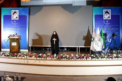 بازدید رئیس ستاد اجرایی فرمان حضرت امام (ره) از نمایشگاه طرح های اشتغالزایی در گلوگاه