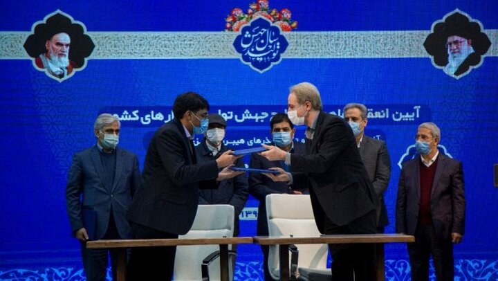 گزارش خبر 21 از امضای تفاهمنامه ستاد اجرایی فرمان امام و وزارت جهادکشاورزی برای جهش تولید در حوزه بذر و دیمزارها