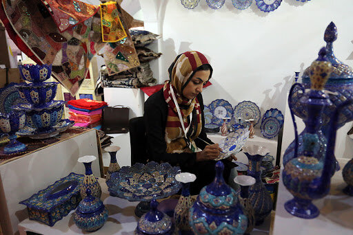 گزارش خبر ۱۴ از امضای تفاهمنامه بنیاد برکت ستاد اجرایی فرمان حضرت امام با وزارت میراث فرهنگی با موضوع حمایت از طرحهای اشتغال صنایع دستی