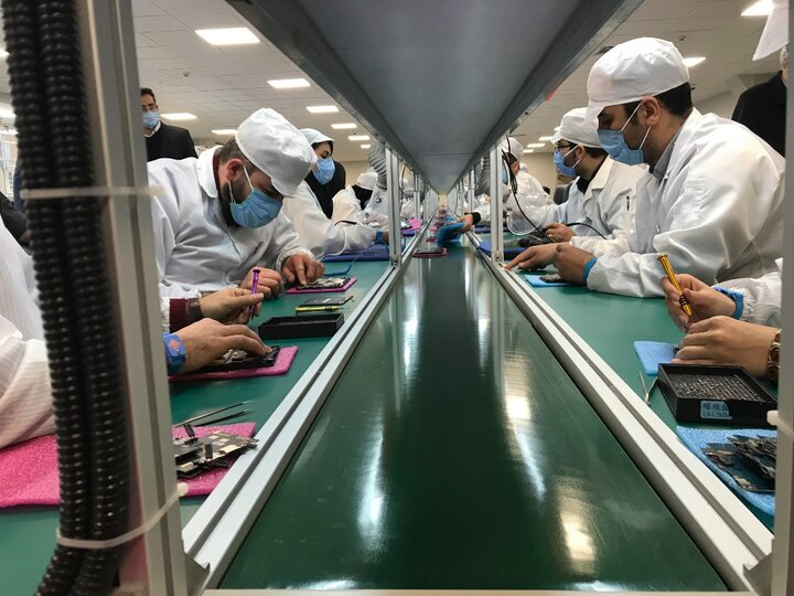 راه‌اندازی کارخانه تولید تبلت ایرانی در مراغه توسط ستاد اجرایی فرمان امام با ظرفیت تولید ۳۰۰ هزار تبلت در سال