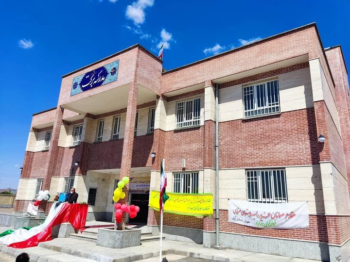 آیین بهره برداری مدرسه شش کلاسه برکت آواز درمیان
