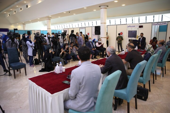 درخواست مجوز اورژانسی برای تزریق عمومی واکسن ایرانی کرونا/ گزارش خبر 13 از کنفرانس خبری مسئولین و ناظران  تست انسانی واکسن کوو ایران برکت