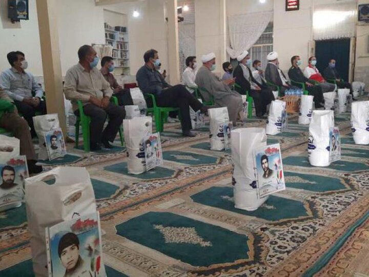توزیع 350 بسته معیشتی در آستانه سی و دومین سالگرد ارتحال ملکوتی امام راحل انقلاب در قاینات خراسان جنوبی