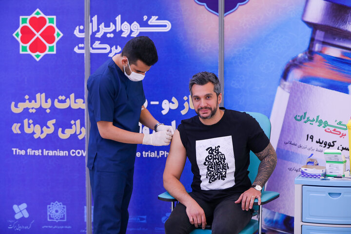 سامان امامی (آهنگساز) در تزریق واکسن کوو ایران برکت ، فاز 3 مطالعات بالینی
