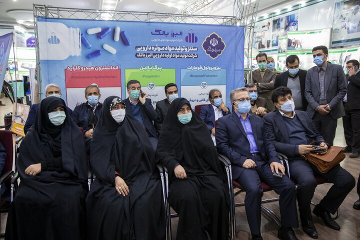 بازدید اعضای کمیسیون بهداشت مجلس شورای اسلامی از نمایشگاه دائمی دستاورد های ستاد اجرایی