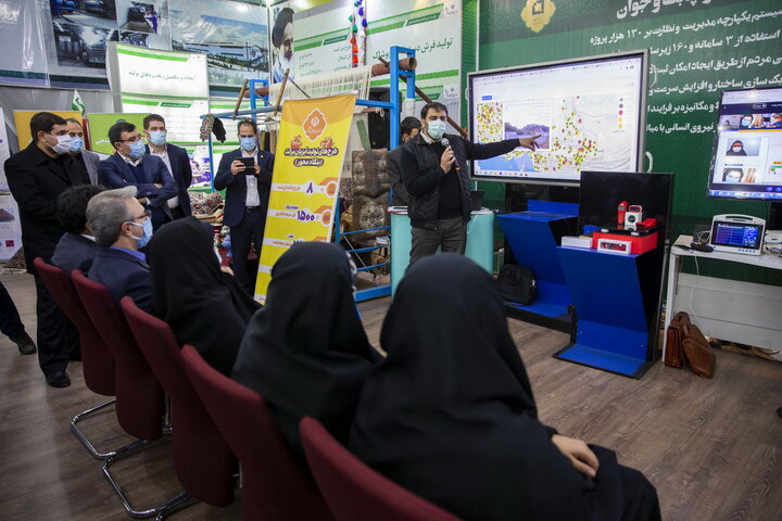 بازدید اعضای کمیسیون بهداشت مجلس شورای اسلامی از نمایشگاه دائمی دستاورد های ستاد اجرایی