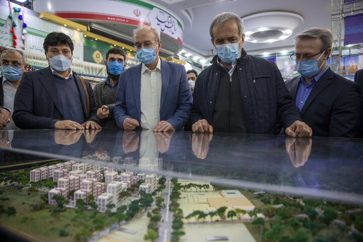 بازدید اعضای کمیسیون بهداشت مجلس شورای اسلامی از نمایشگاه دائمی دستاورد های ستاد اجرایی