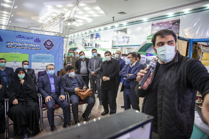 بازدید اعضای کمیسیون بهداشت مجلس شورای اسلامی از نمایشگاه دائمی دستاورد های ستاد اجرایی