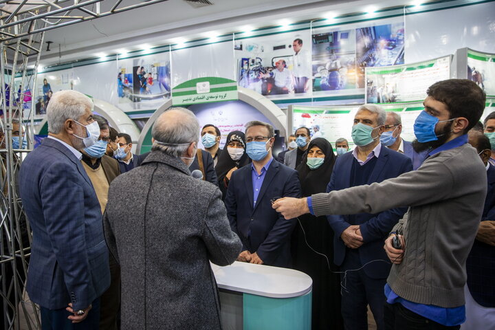 بازدید اعضای کمیسیون بهداشت مجلس شورای اسلامی از نمایشگاه دائمی دستاورد های ستاد اجرایی