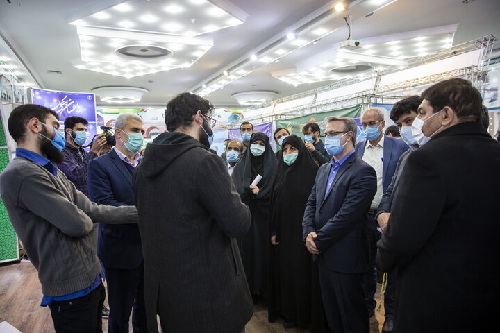 بازدید اعضای کمیسیون بهداشت مجلس شورای اسلامی از نمایشگاه دائمی دستاورد های ستاد اجرایی