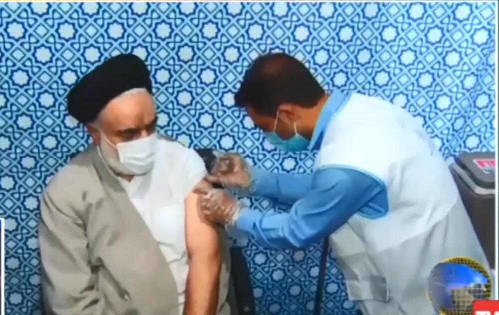 تزریق واکسن برکت توسط آیت اله مهدوی عضو مجلس خبرگان رهبری