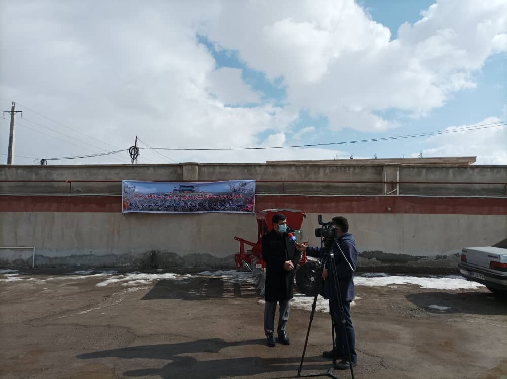 مراسم تحویل اولین دستگاه مکانیزه کشت در قالب طرح جهش تولید در دیمزار در شهرستان مراغه استان اذربایجان شرقی