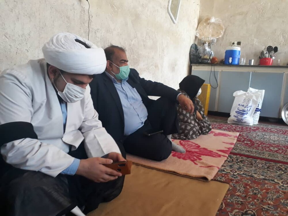 عیادت از مادری نابینا