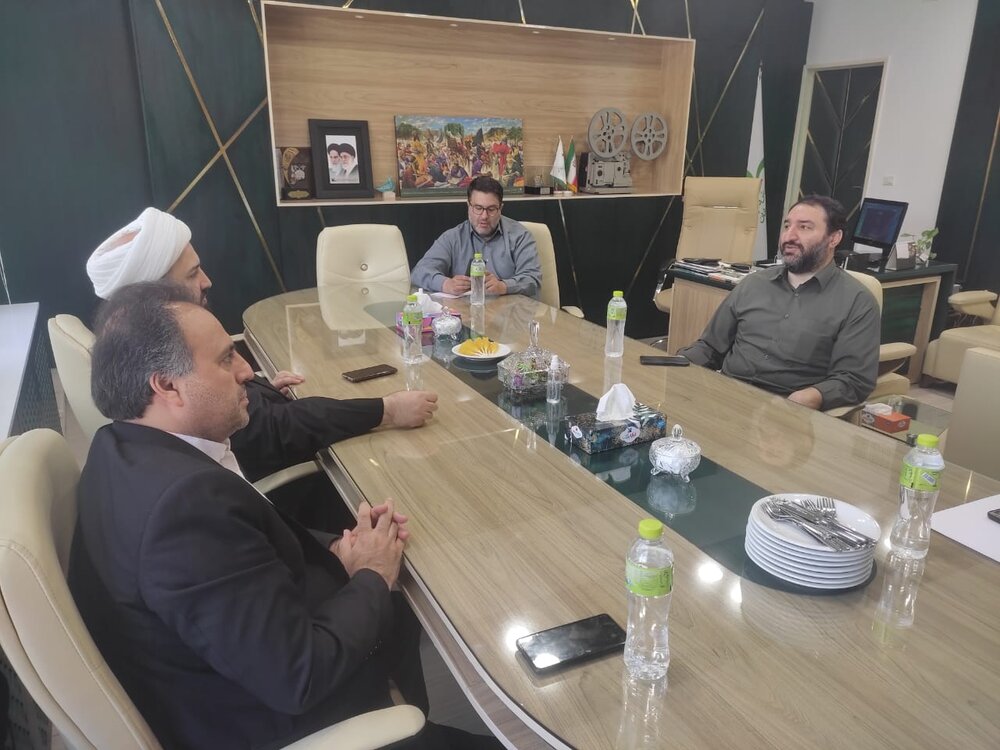 جلسه هم اندیشی مدیرکل کانون پرورشی فکری کودکان و نوجوانان استان با مدیرکل ستاد درخراسان جلسه هم اندیشی مدیرکل کانون پرورشی فکری کودکان و نوجوانان استان با مدیرکل ستاد درخراسان