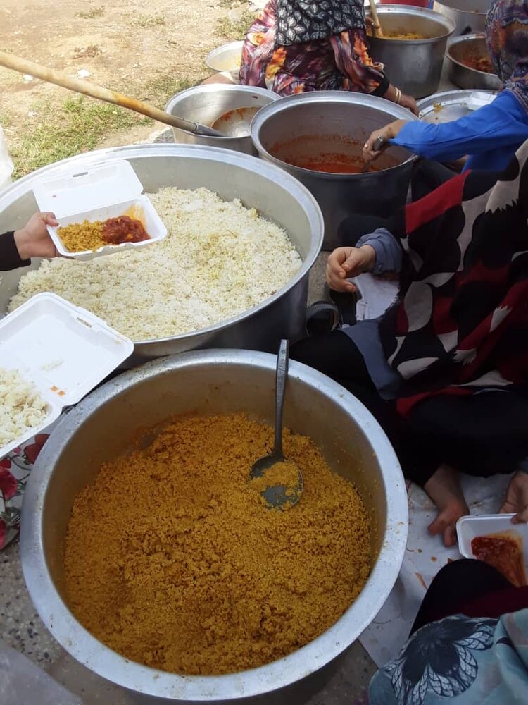 مشارکت در پخت و توزیع  ۲۰۰ پرس غذا در اطعام عید بزرگ غدیر در روستای مغدان از بخش ساحلی توسط خانه احسان چغادک