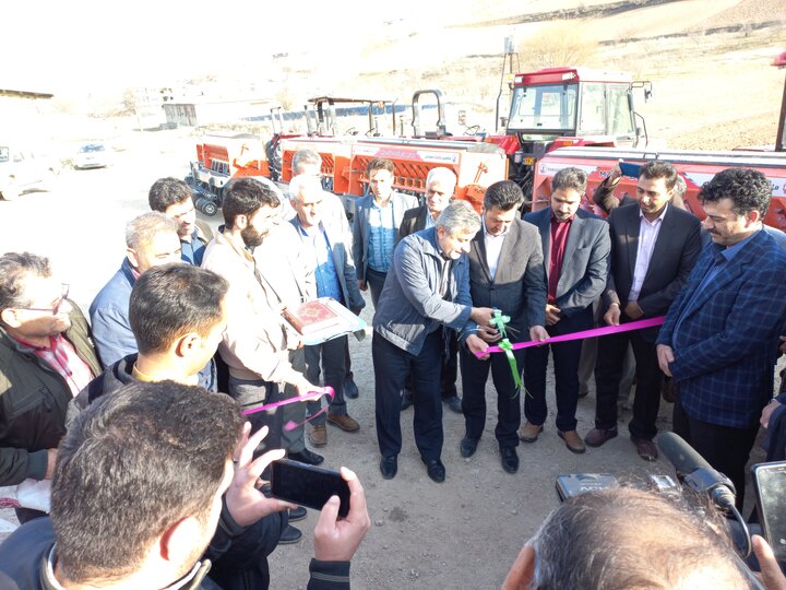 تحویل ادوات طرح جهش تولید در دیم زارها به کشاورزان بخش کالپوش