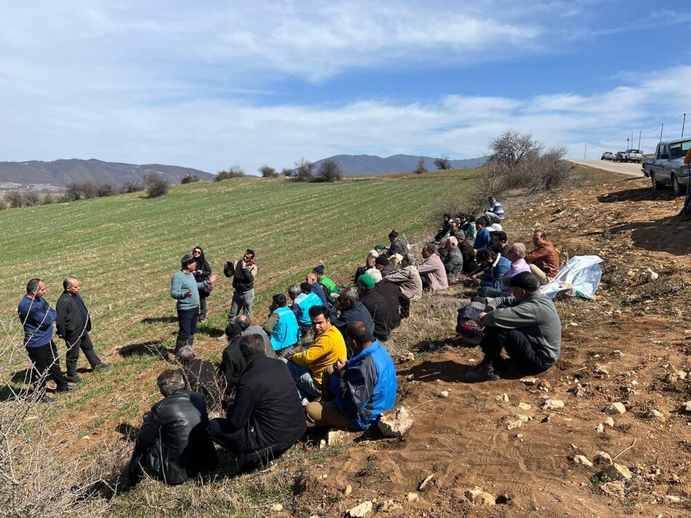 گزارش صدا و سیما از برگزاری کلاس آموزشی ترویجی طرح جهش تولید در دیمرزارهای استان مازندران