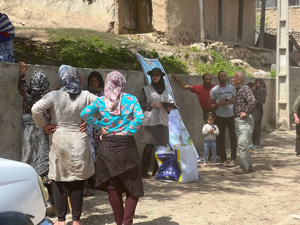 توزیع رایگان کود NPK میان کشاورزان طرح جهش تولید در دیمزارهای مازندران توزیع رایگان کود NPK میان کشاورزان طرح جهش تولید در دیمزارهای مازندران