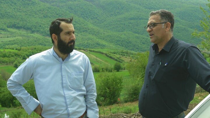 بازدید مسئولان از مزارع گیاهان دارویی در استان مازندران و تلاش برای ارتقای کیفیت تولید