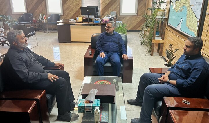 دیدار صمیمانه دانشمند با فرمانده سپاه شهرستان بستک