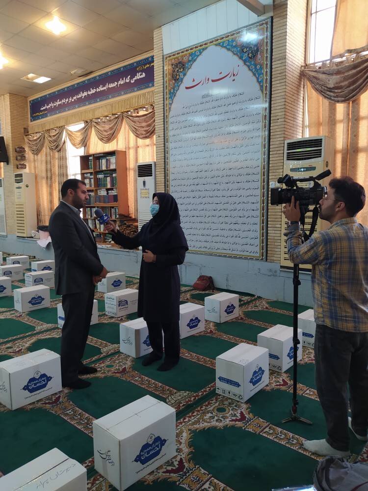 تصاویر توزیع ۵۰۰ هزار بسته حمایتی مشق احسان در استان بوشهر