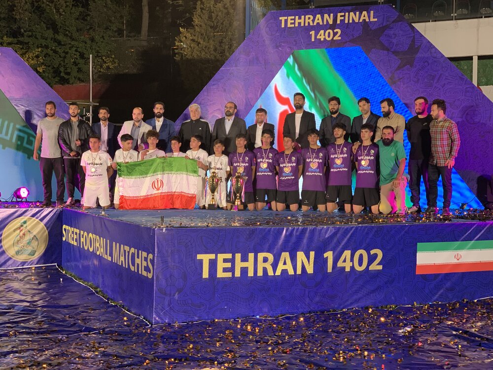 مسابقات ملی فوتبال خیابانی جام شهدای 15 خرداد به کوشش قرارگاه تحول و توانمندسازی محلات در تهران برگزار گردید.