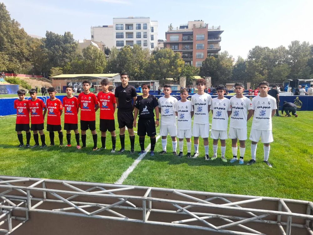 مسابقات ملی فوتبال خیابانی جام شهدای 15 خرداد به کوشش قرارگاه تحول و توانمندسازی محلات در تهران برگزار گردید.
