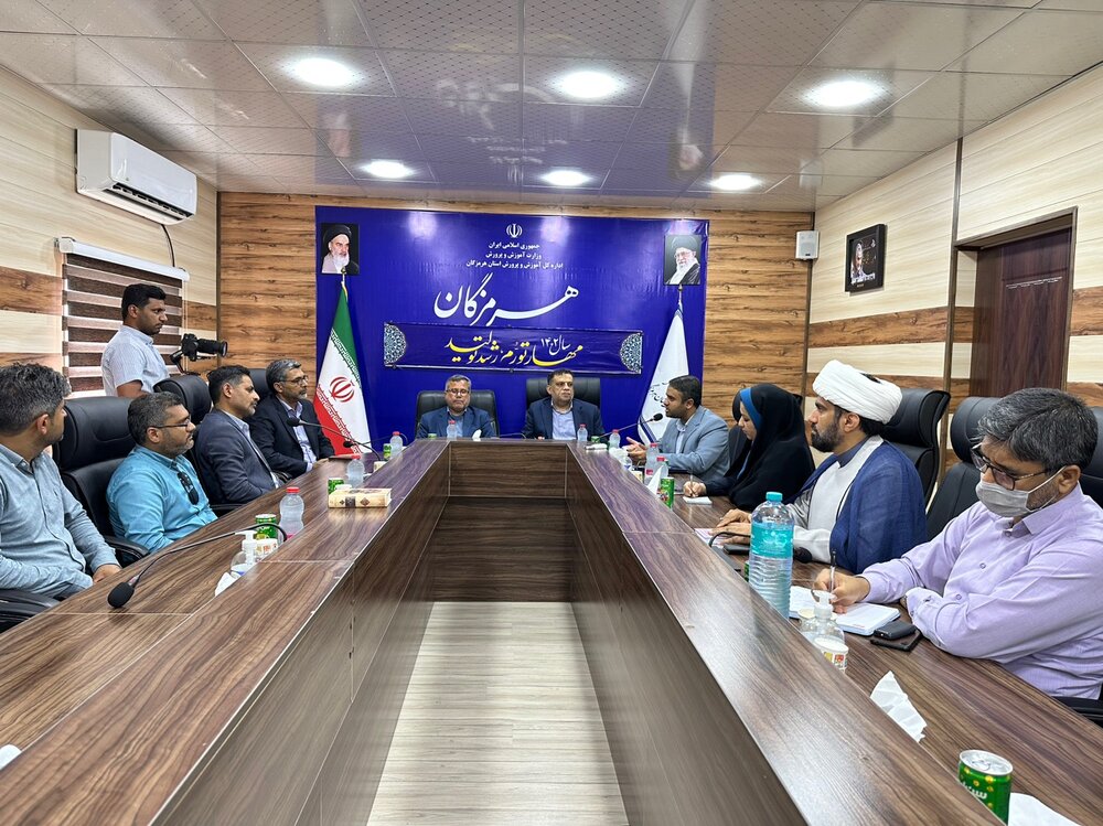 راه اندازی مدارس تولید و مهارت در هرمزگان