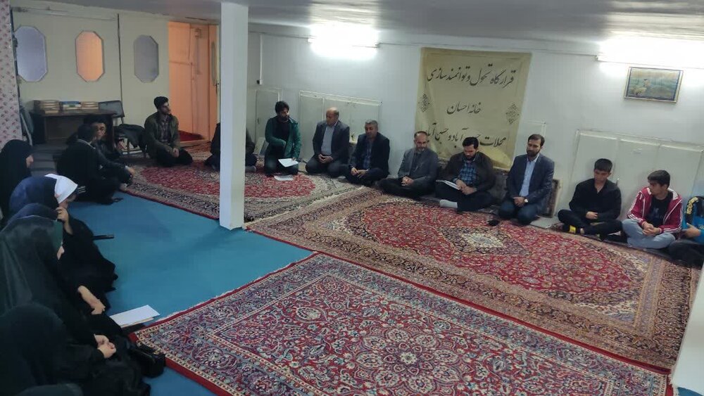 نسشت مردمی و ملاقات با مسئولین و فعالان خانه احسان در اردبیل