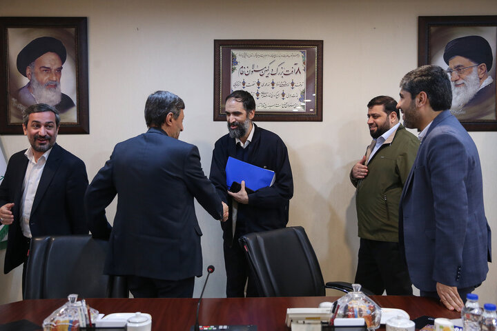 دیدار رئیس سازمان اداری و استخدامی با رییس ستاد اجرایی فرمان امام