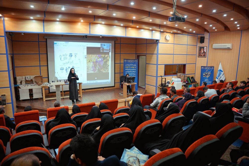 رویداد "از مهارت تا تولید" توسط بنیاد احسان برای توانمندسازی مدارس تولید و مهارت کشور برگزار شد.