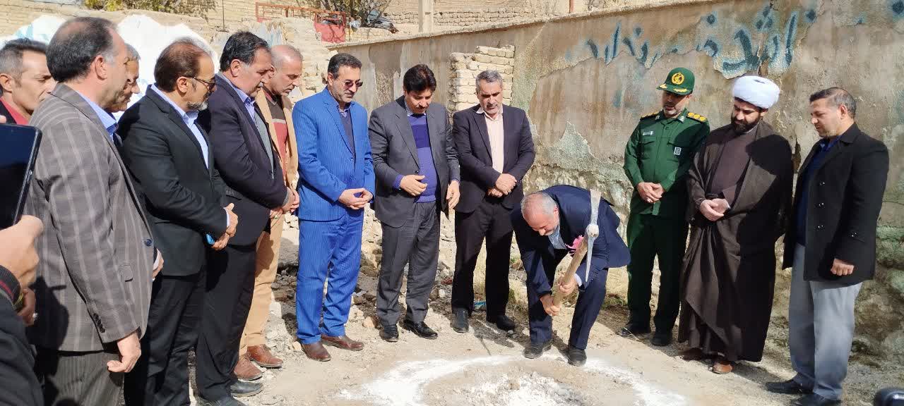 کلنگ ساخت مدرسه "ملهخان" نورآباد به زمین زده شد/ ساخت ۲۷۱ مدرسه توسط ستاد اجرایی لرستان