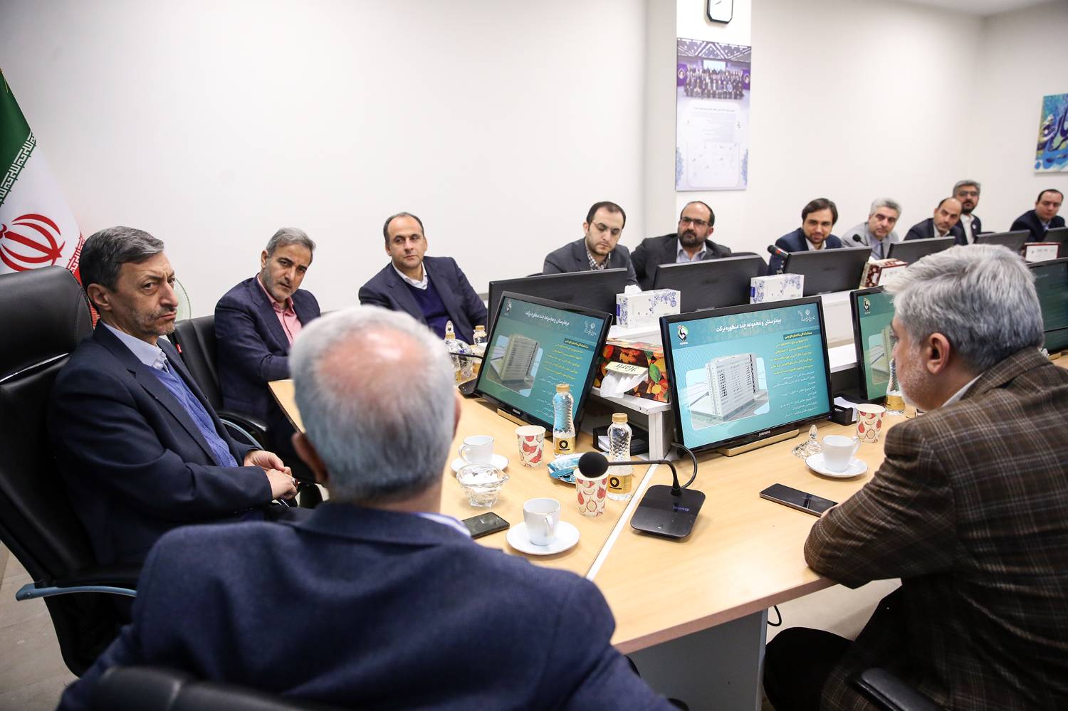 بازدید رئیس ستاد اجرایی فرمان امام از بنیاد ۱۵خرداد