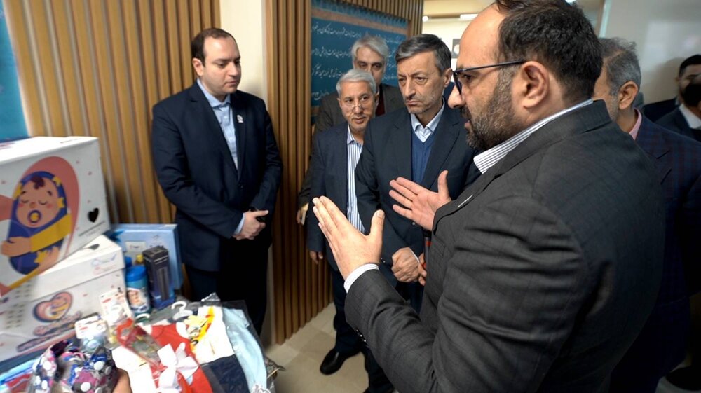 بازدید رئیس ستاد اجرایی فرمان امام از بنیاد ۱۵خرداد