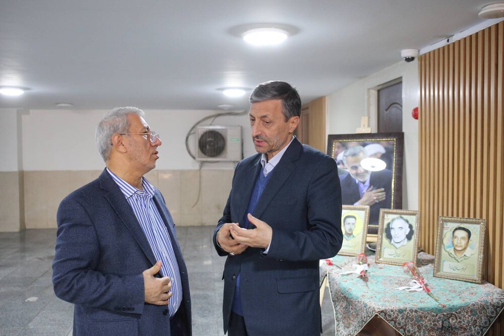 بازدید رئیس ستاد اجرایی فرمان امام از بنیاد ۱۵خرداد